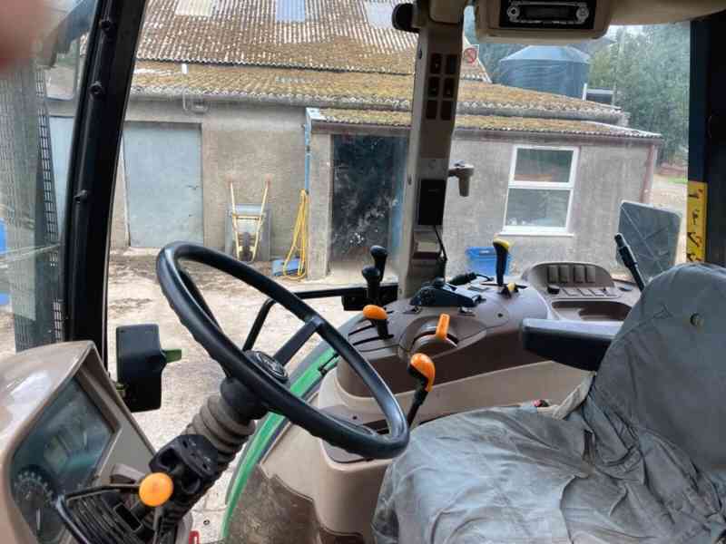 traktor John Deere - foto 5