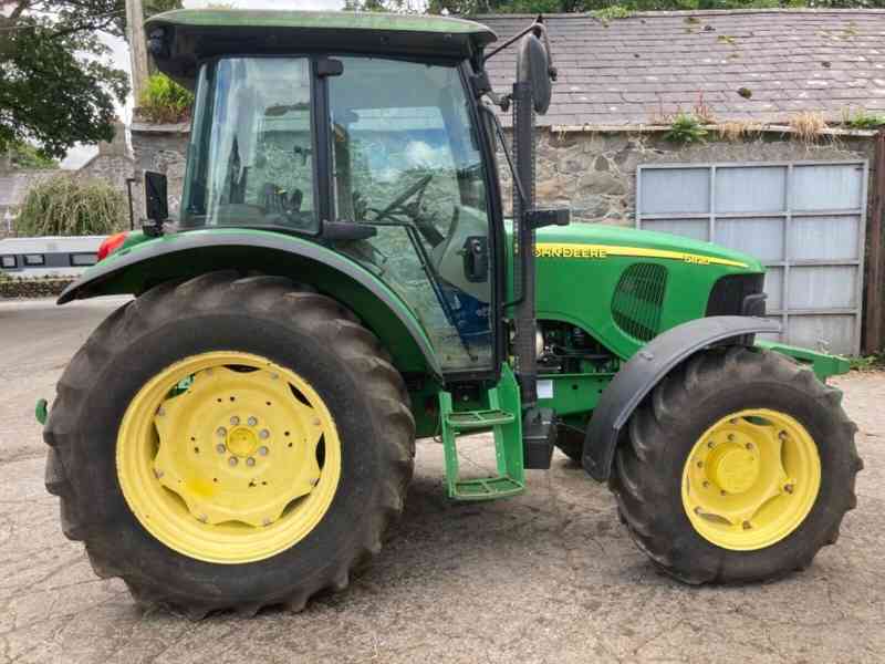 traktor John Deere - foto 4