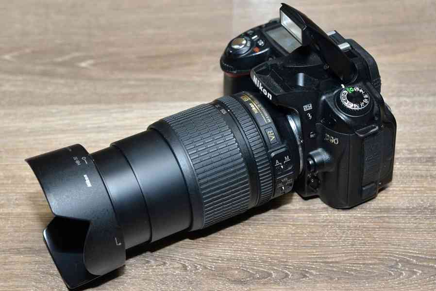 Nikon D90 + AF-S 18-105mm DX ED VR *22 000 Exp. - foto 5