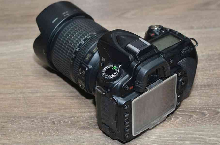 Nikon D90 + AF-S 18-105mm DX ED VR *22 000 Exp. - foto 6