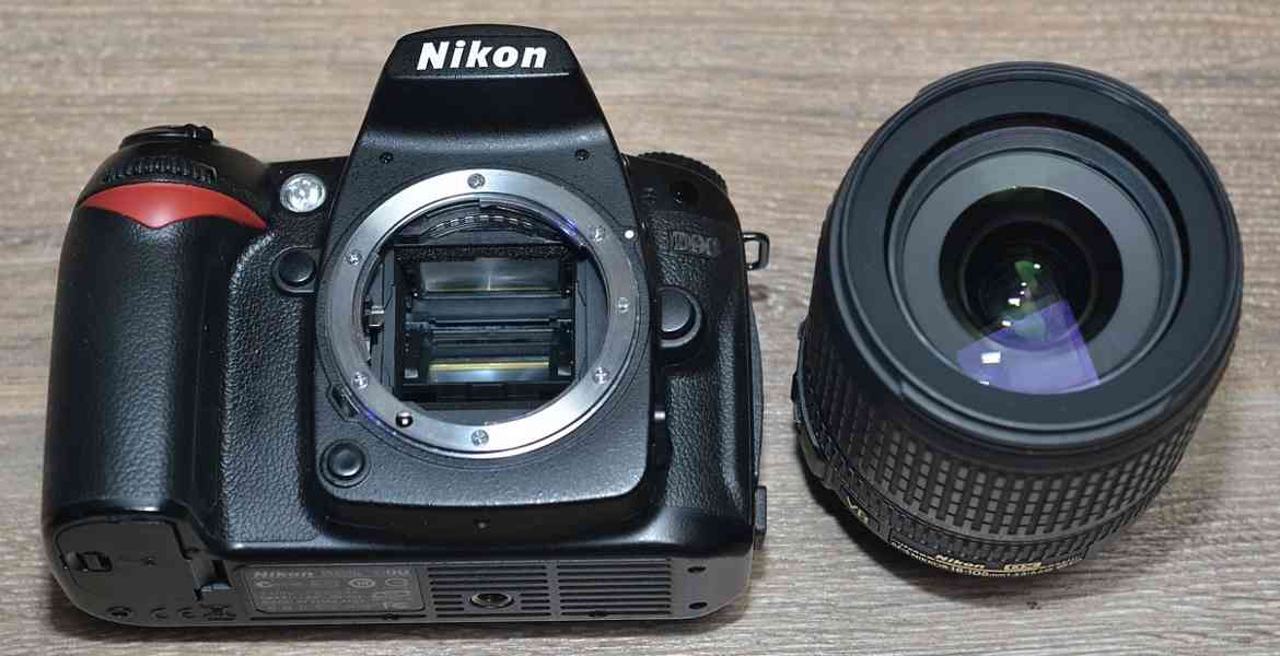 Nikon D90 + AF-S 18-105mm DX ED VR *22 000 Exp. - foto 4