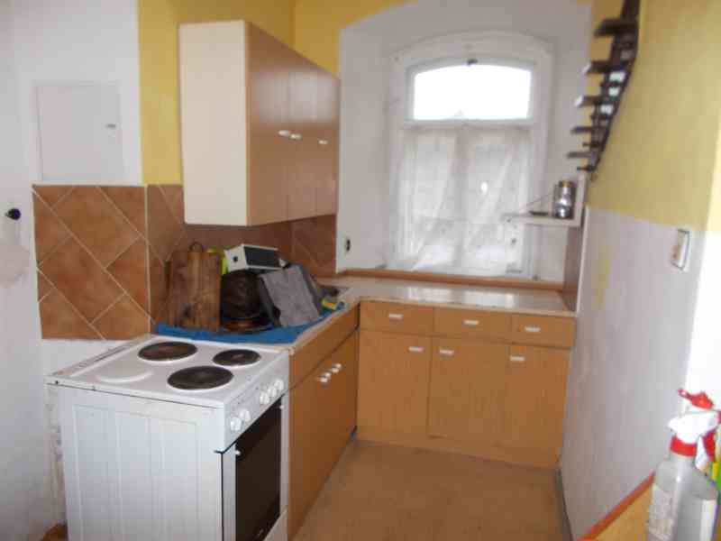 Nabízím bydlení v garsonce 52m, zdarma + odměna, plat 15 000 - foto 2