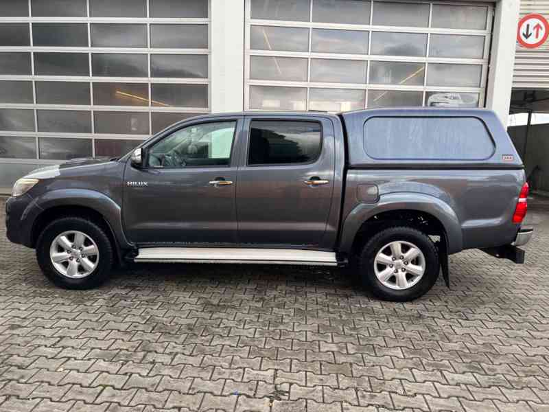 Toyota Hilux - foto 11