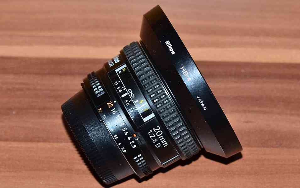 Nikon AF 20mm f/2.8 D *FX, 1:2.8 pevný, širokoúhlý