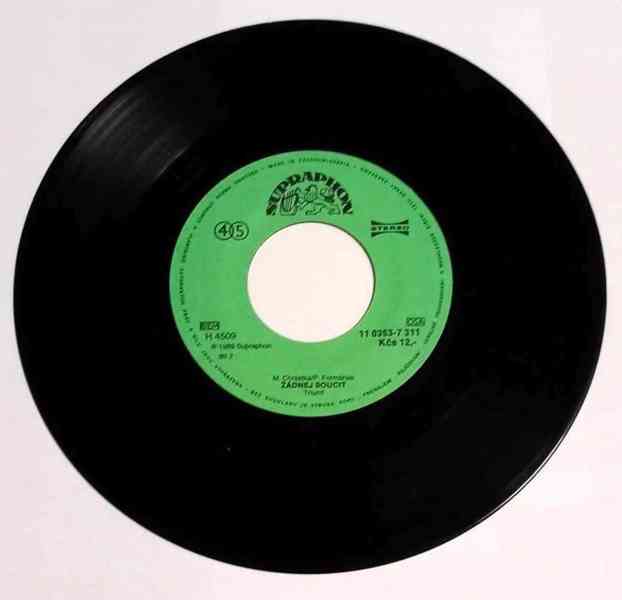 Triumf – Žádnej soucit ● Chci to mít (SP) - foto 3