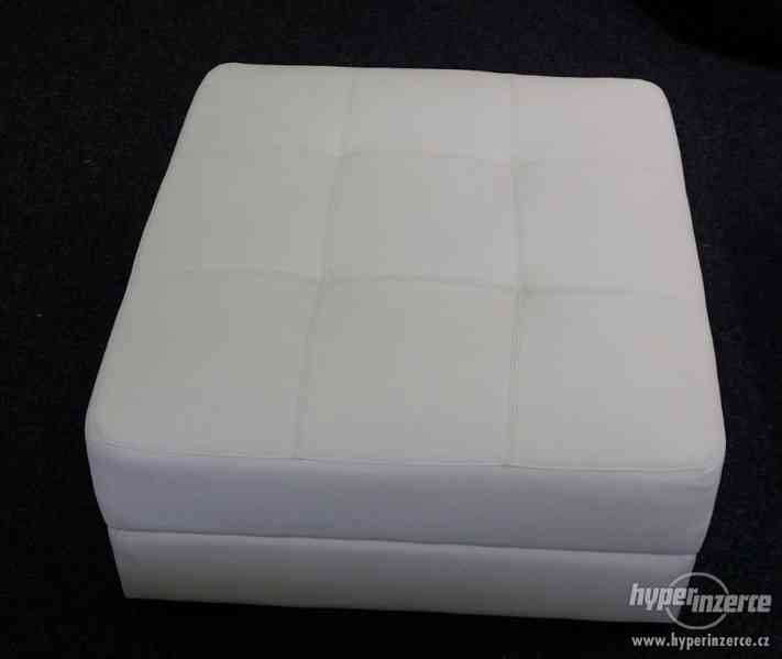 Velký bílý taburet s koženou sedací částí - foto 3