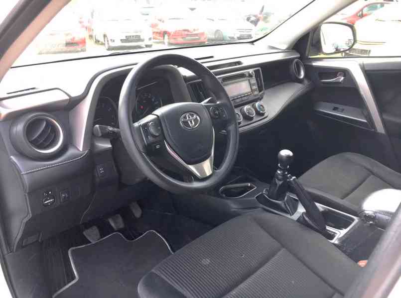 Toyota RAV 4 2,0i Basis 2.0 4x4 benzín 112kw - foto 14