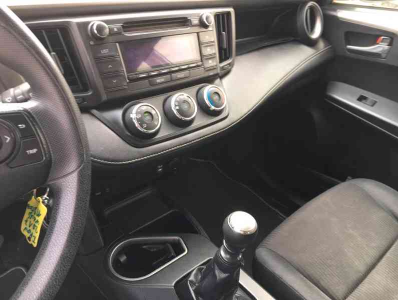 Toyota RAV 4 2,0i Basis 2.0 4x4 benzín 112kw - foto 6