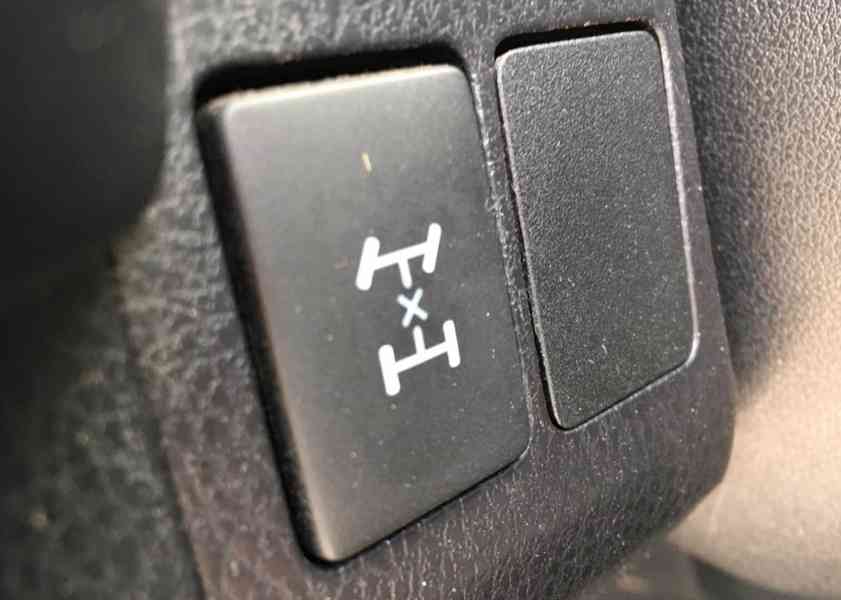 Toyota RAV 4 2,0i Basis 2.0 4x4 benzín 112kw - foto 11