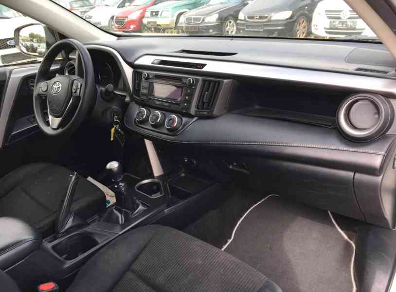 Toyota RAV 4 2,0i Basis 2.0 4x4 benzín 112kw - foto 4