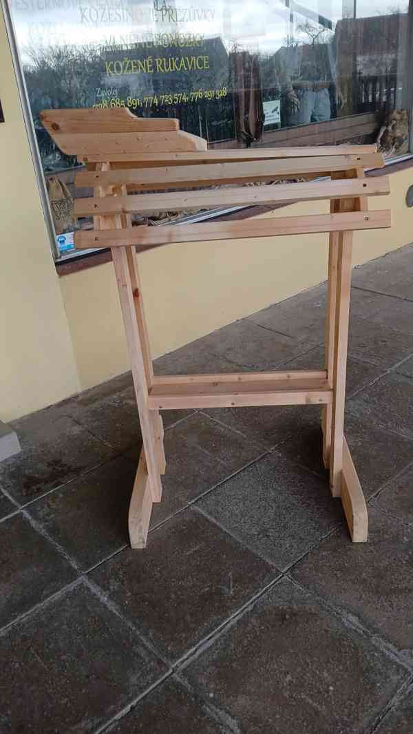 Dřevěný stojan na koňské sedlo - foto 7