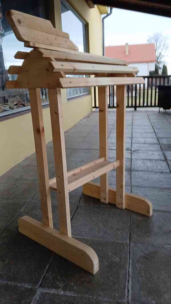 Dřevěný stojan na koňské sedlo - foto 5