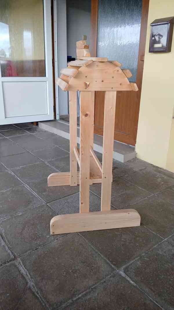 Dřevěný stojan na koňské sedlo - foto 4