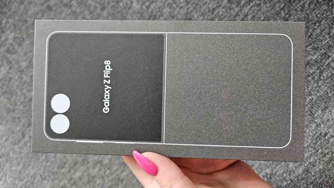Samsung Z Flip8 nový - foto 4