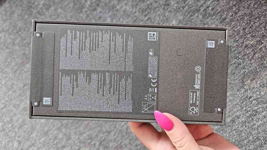 Samsung Z Flip8 nový - foto 7
