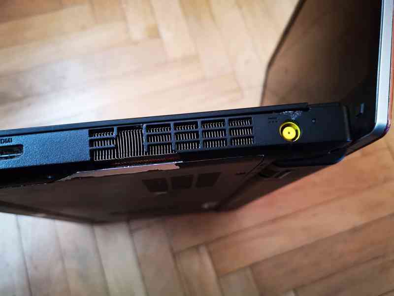 Notebook LENOVO TP EDGE E325 Red 13,3' s vadou na šasí - foto 6