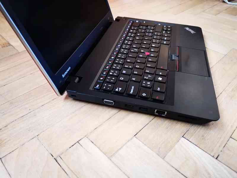 Notebook LENOVO TP EDGE E325 Red 13,3' s vadou na šasí - foto 4