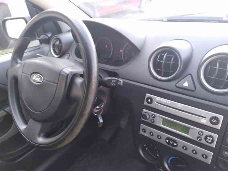 FORD FIESTA 1.3 8V - foto 14