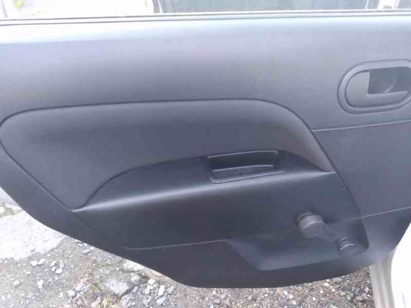 FORD FIESTA 1.3 8V - foto 22