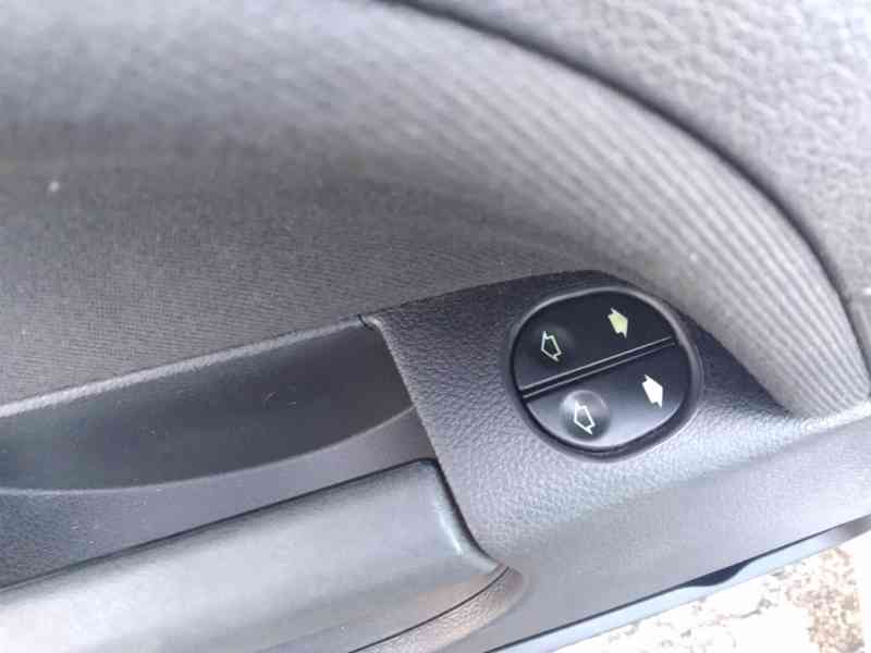 FORD FIESTA 1.3 8V - foto 15