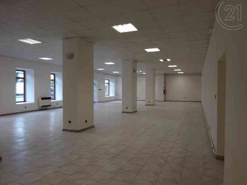 Pronájem obchodní prostor 220 m2 - Holešov - foto 3