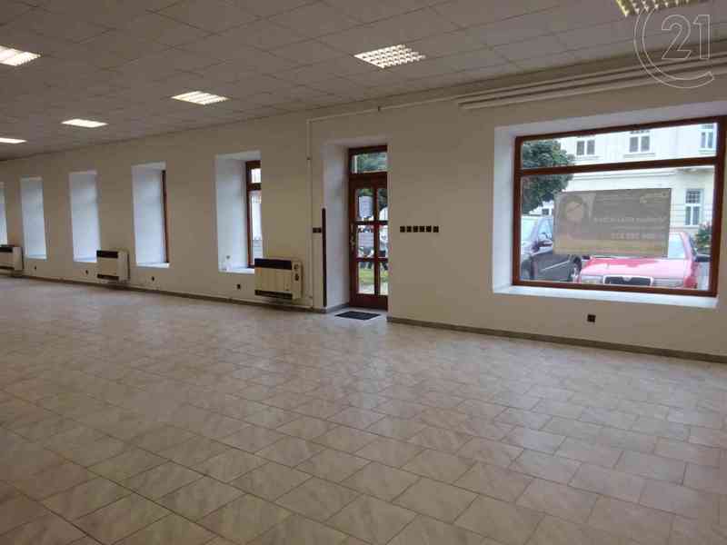 Pronájem obchodní prostor 220 m2 - Holešov - foto 2