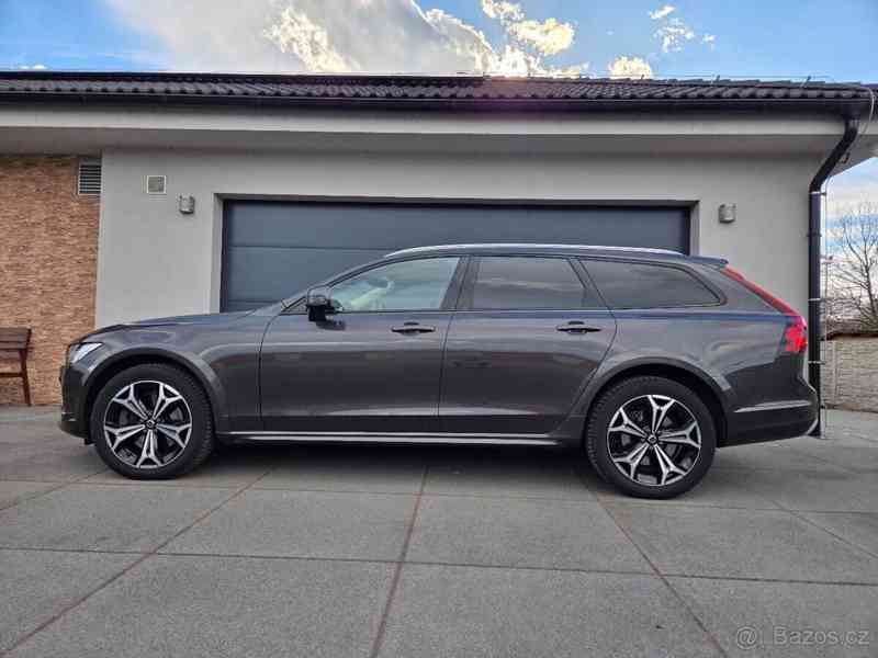 Volvo V90 najeto 122tis KM, plná výbava - foto 8