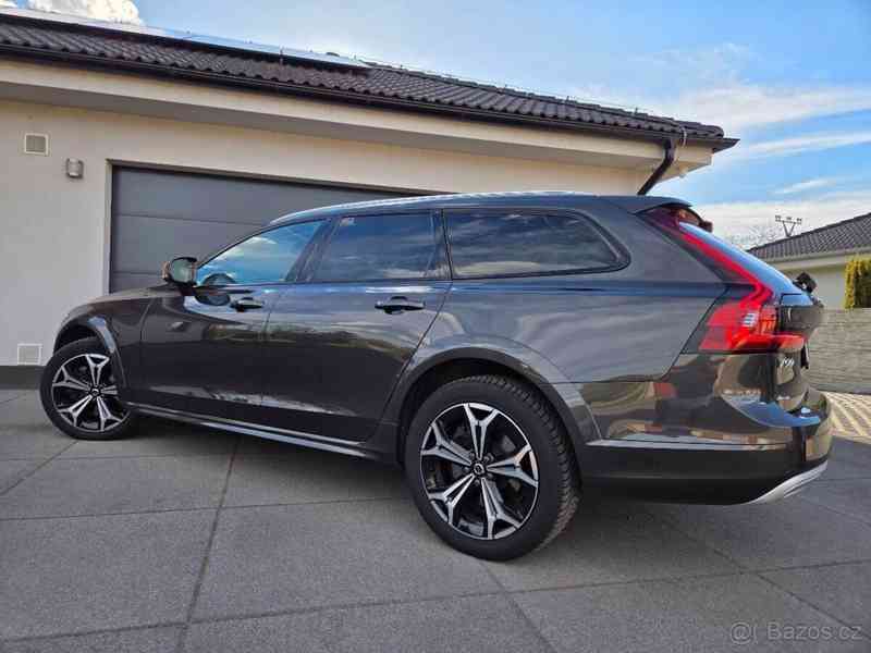 Volvo V90 najeto 122tis KM, plná výbava - foto 3