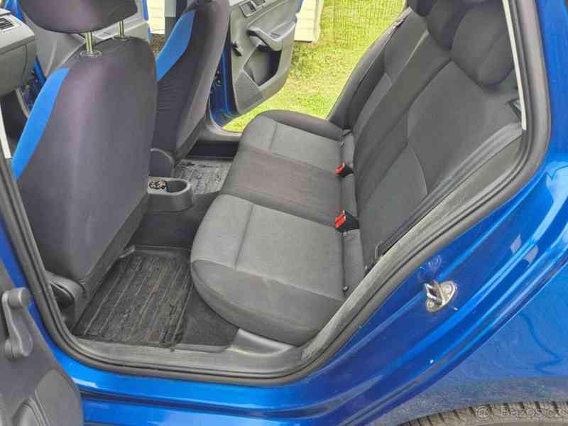 Škoda Rapid 1,2   TSI, 66 kW - foto 17