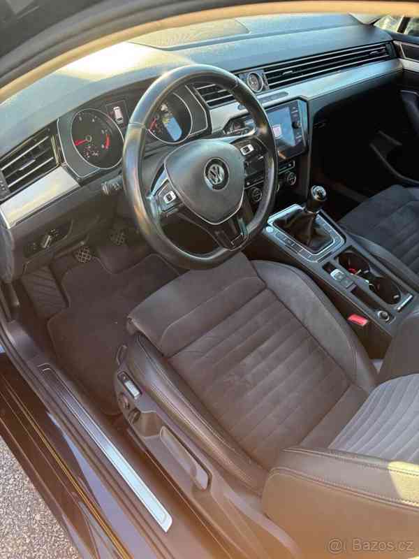 Volkswagen Passat 2,0   TDI Highline/LEDER/LED/ACC - foto 4