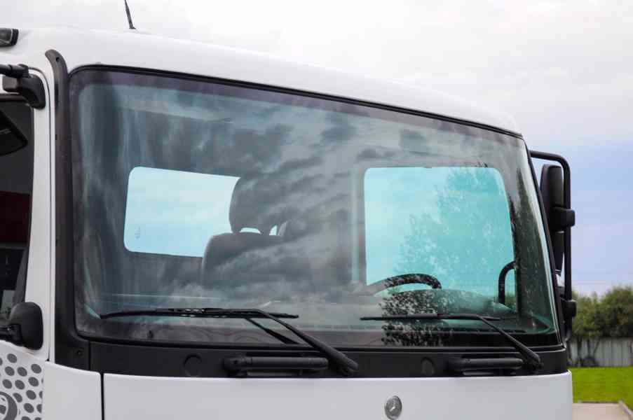 MERCEDES ATEGO 1318 HÁKOVÝ NOSIČ KONTEJNERŮ EURO4 - foto 36