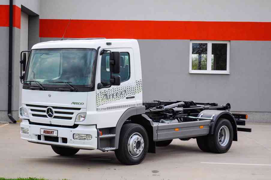 MERCEDES ATEGO 1318 HÁKOVÝ NOSIČ KONTEJNERŮ EURO4 - foto 3