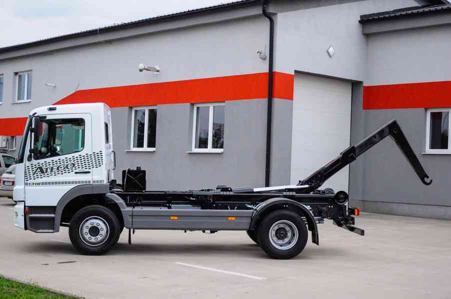 MERCEDES ATEGO 1318 HÁKOVÝ NOSIČ KONTEJNERŮ EURO4 - foto 81