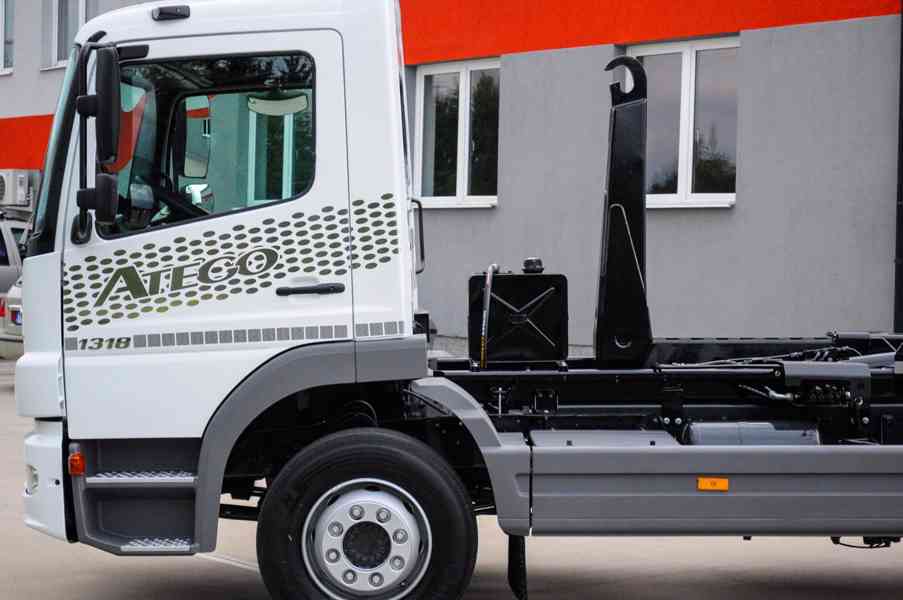 MERCEDES ATEGO 1318 HÁKOVÝ NOSIČ KONTEJNERŮ EURO4 - foto 66