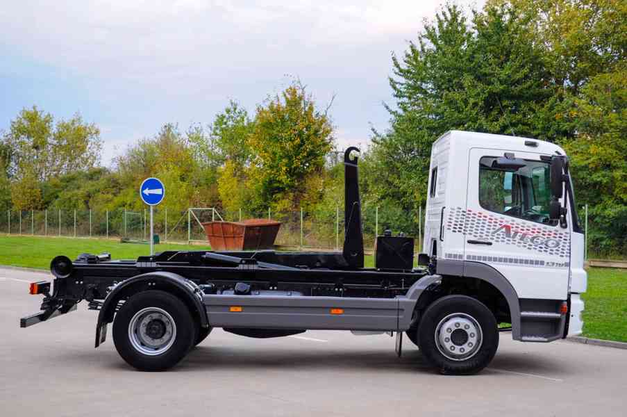 MERCEDES ATEGO 1318 HÁKOVÝ NOSIČ KONTEJNERŮ EURO4 - foto 7