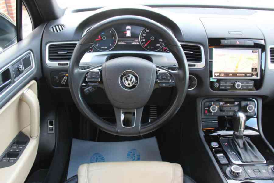 Prodám Volkswagen Touareg 4.2 V8 TDI Exclusive Panorama - foto 6