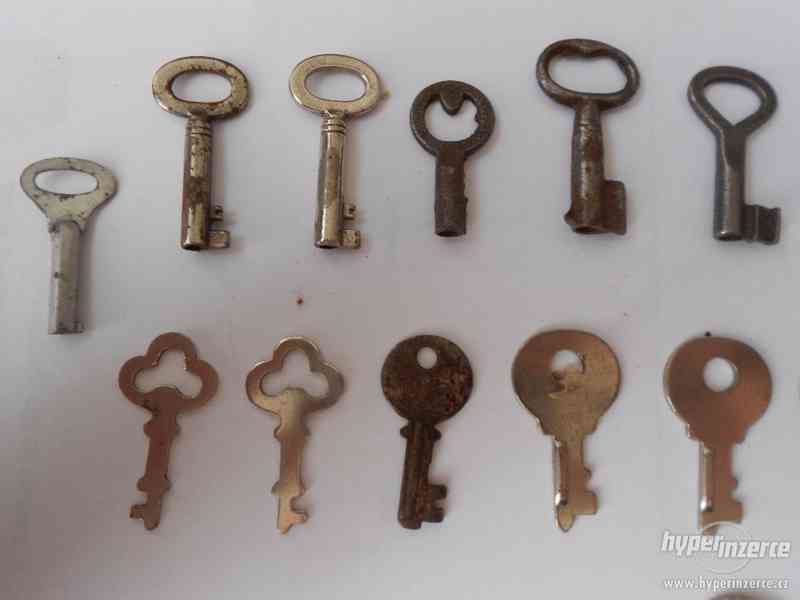Staré klíčky ke kufrům, aktovkám, šperkovnicím - foto 2