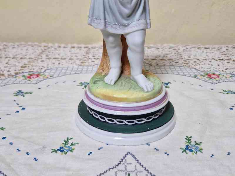 Plastika Chlapec s mušlí Biedermeier Horní Slavkov - foto 3