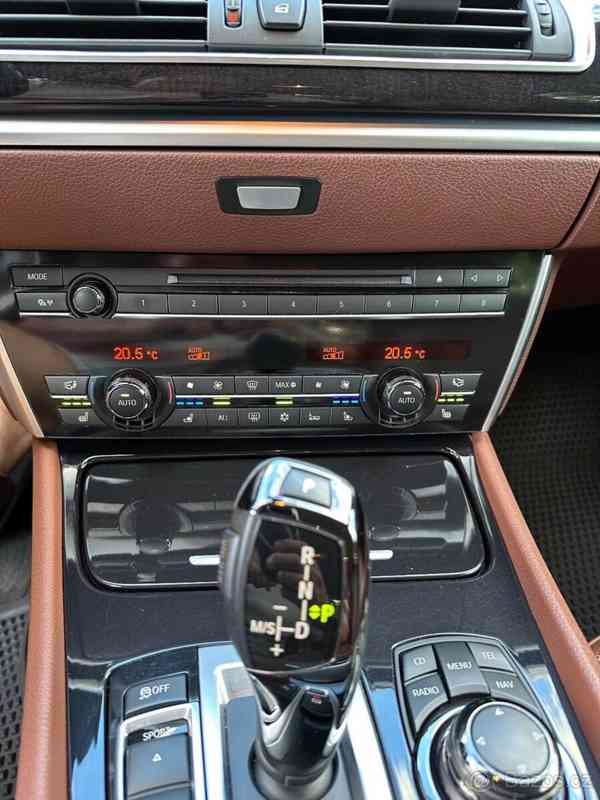 BMW Řada 5 3,0   GT xDrive 2012 výborný stav - foto 16