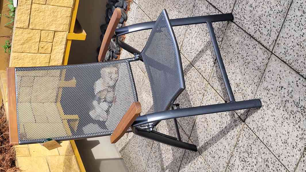 polohovatelné zahradní křeslo Larvik  - foto 2