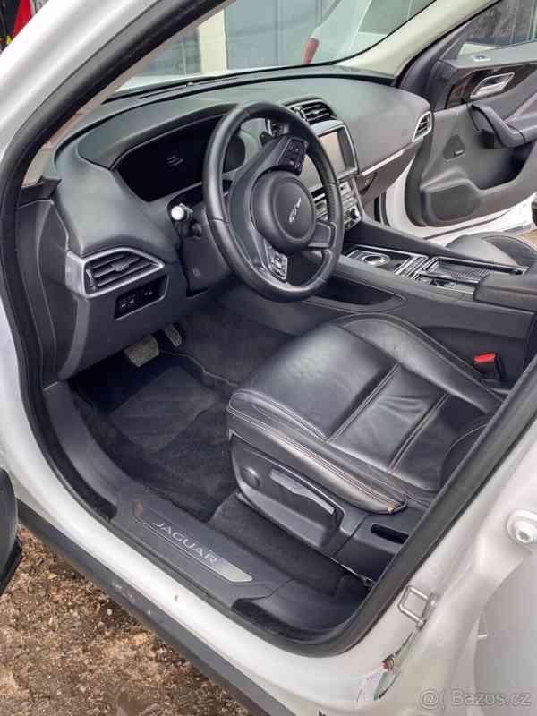 Jaguar F-Pace 2,0 136Kw AWD - foto 10