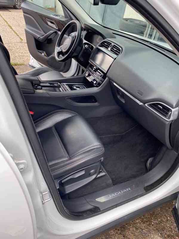 Jaguar F-Pace 2,0 136Kw AWD - foto 11