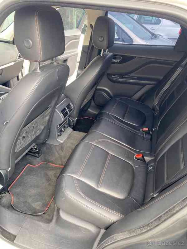 Jaguar F-Pace 2,0 136Kw AWD - foto 12
