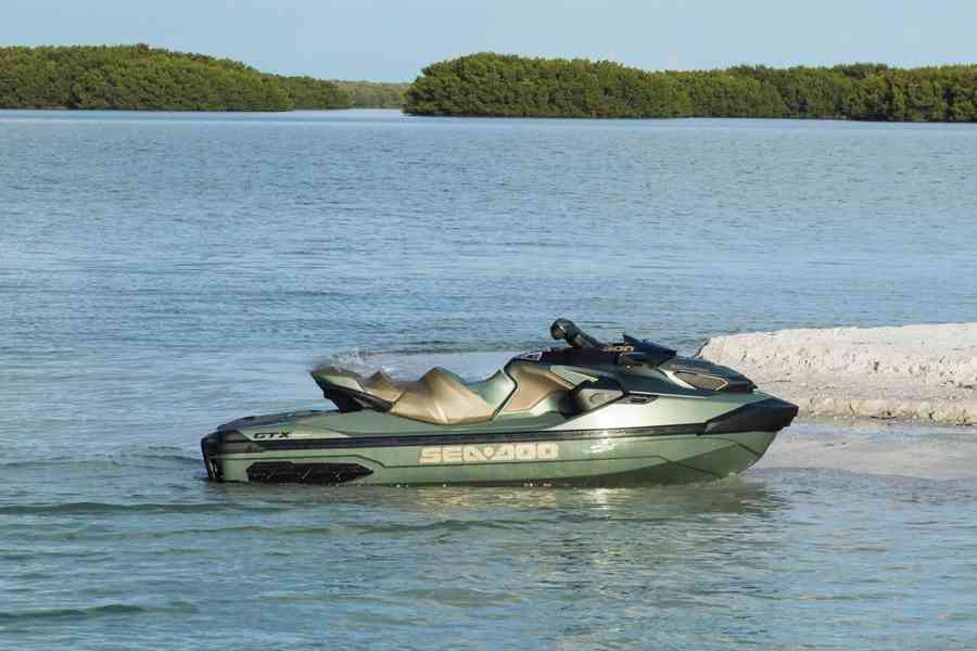 Sea-Doo GTX LTD 3-up 300hp iDF Audio zelený - foto 5