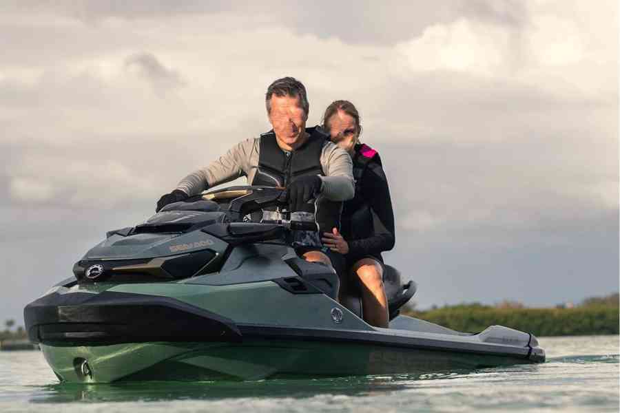 Sea-Doo GTX LTD 3-up 300hp iDF Audio zelený - foto 6
