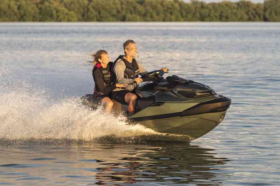 Sea-Doo GTX LTD 3-up 300hp iDF Audio zelený - foto 2