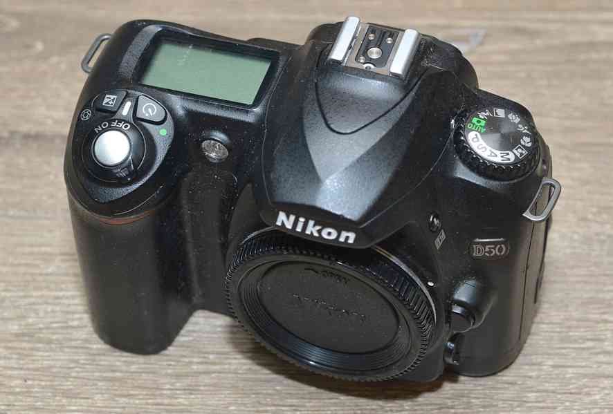 Nikon D50 *CCD 6.1 Mpix*JPEG+RAW** - foto 4