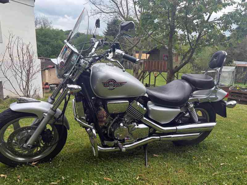 Honda VF 750C - foto 2