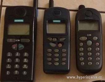 N3310 a dalších pár starších founů + 3 nabíječky+1 HandsFree - foto 1