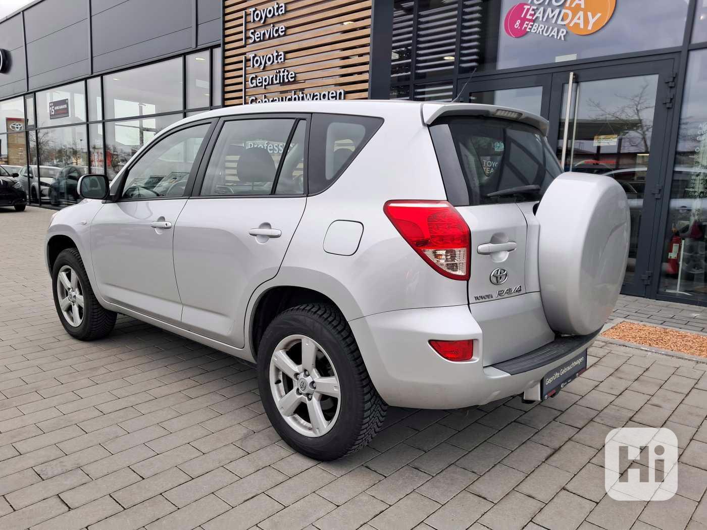 Toyota RAV4 2.0i 4x4 Sol benzín 112kw - foto 1